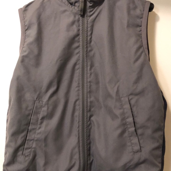 Gap reversible navy fleece vest - Girl’s large, women’s small - Picture 3 of 4